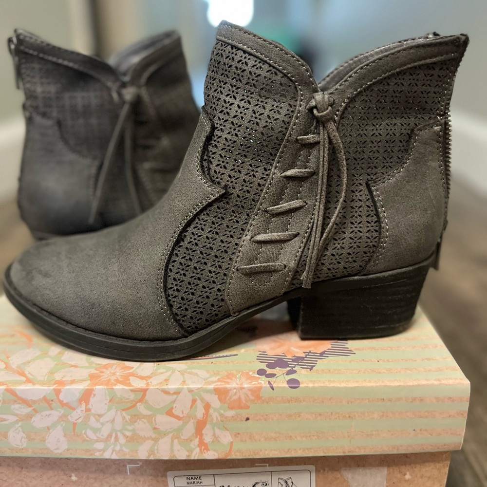 Very G Gray Ankle Boots